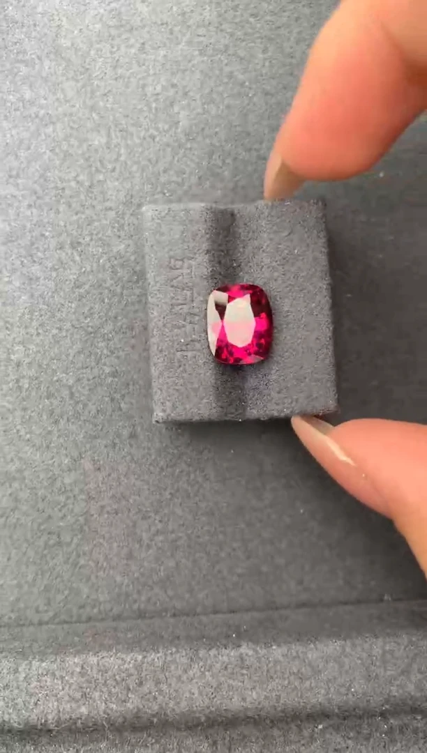 未镶嵌珠宝半成品石榴石4.5ct镁铝榴石 FE  定制