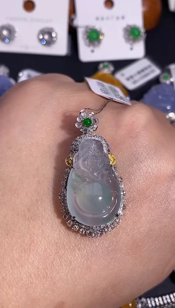 【闪购商品】翡翠颈饰18K金镶嵌吊坠