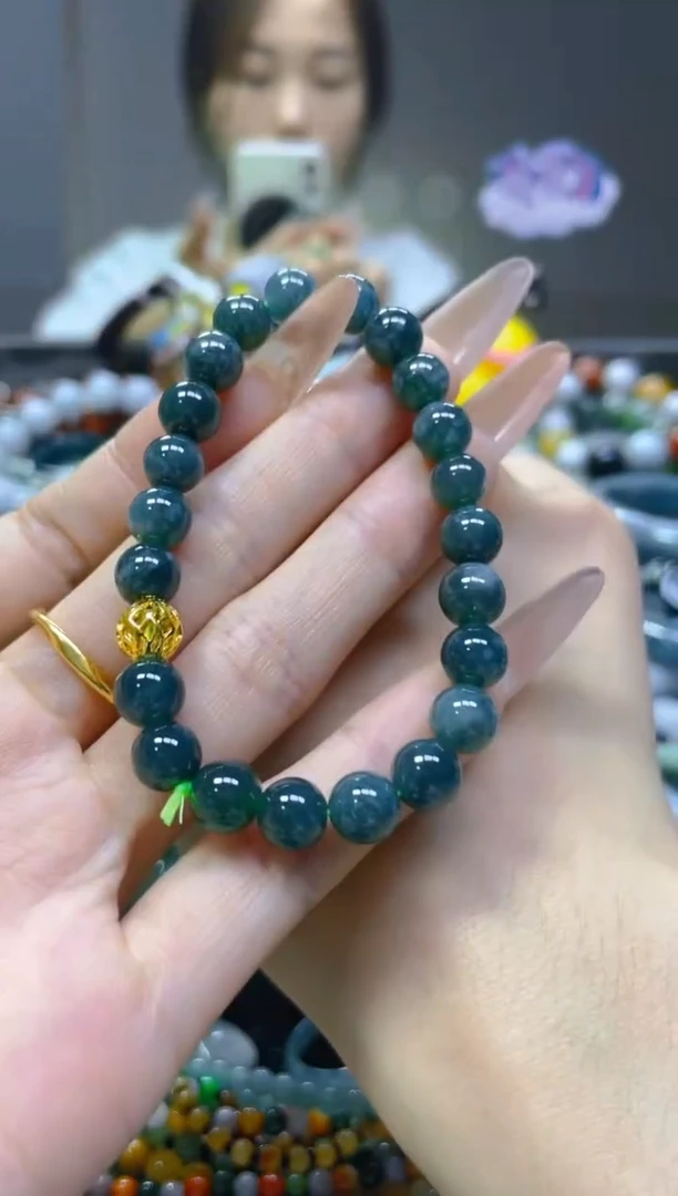 翡翠未镶嵌颈饰8MM/D/翡翠A货，一件也是批发价