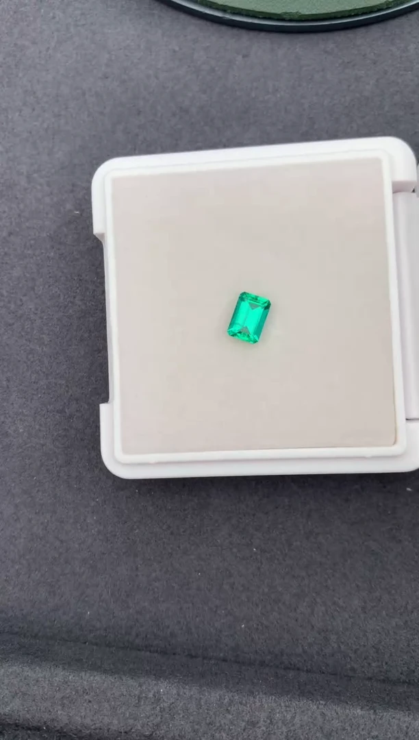 裸石祖母绿0.98ct祖母绿  FH  定制