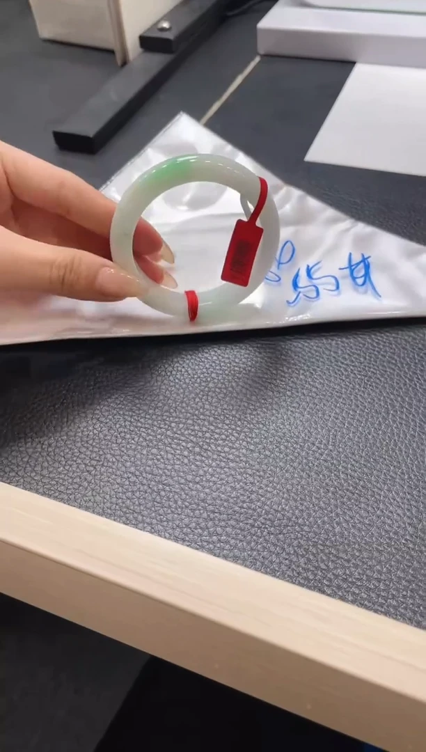 【闪购商品】翡翠手镯未镶嵌手镯
