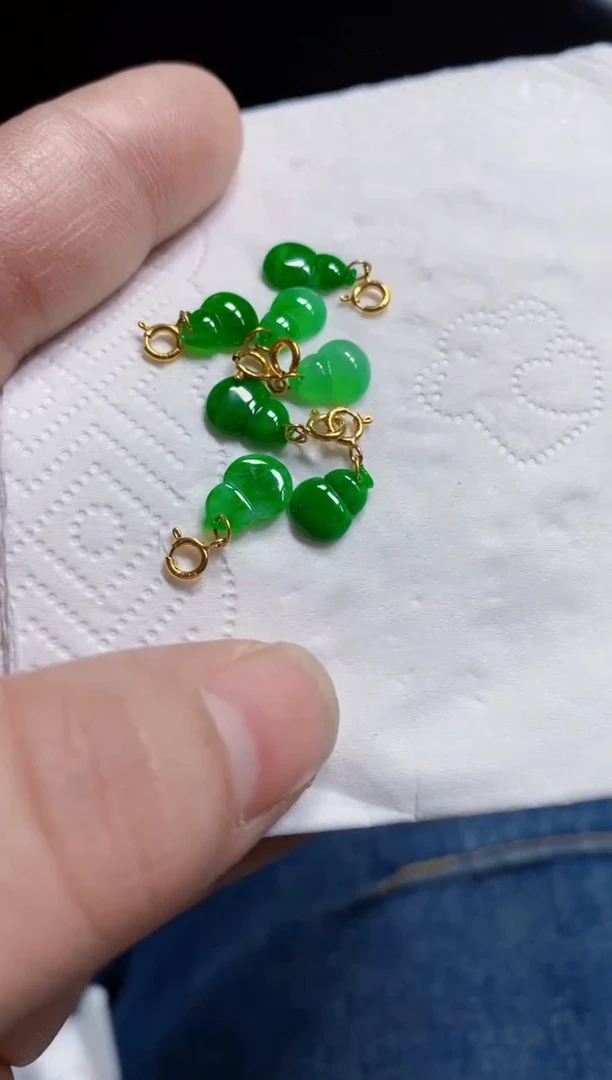 颈饰18K金镶嵌翡翠多样性发货发1个