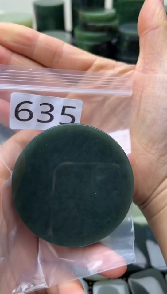 未镶嵌和田玉珠宝半成品镯芯
