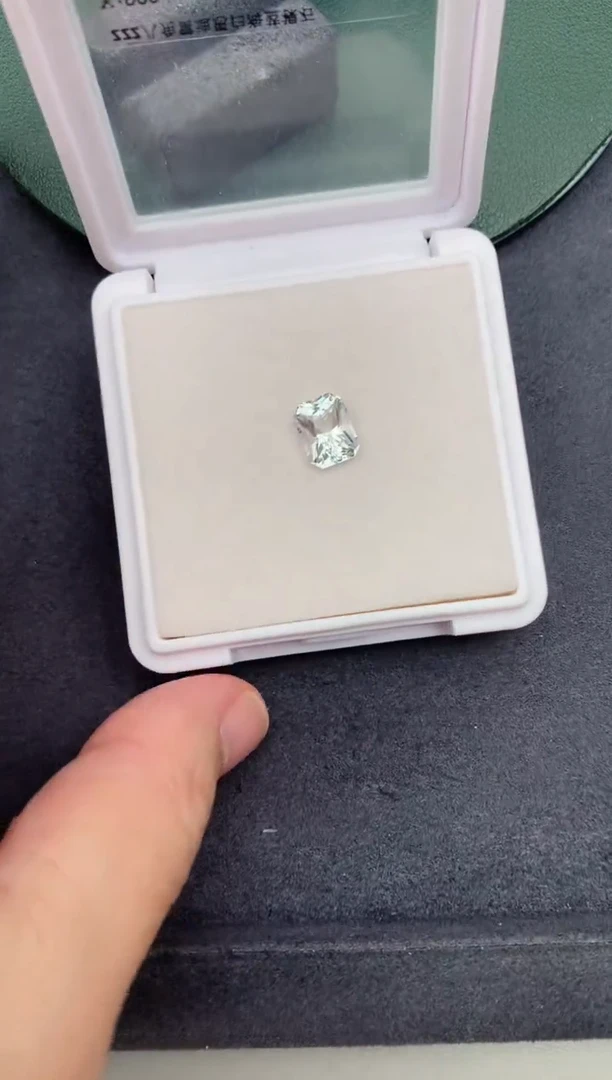 绿柱石裸石2ct白海蓝 BF 定制