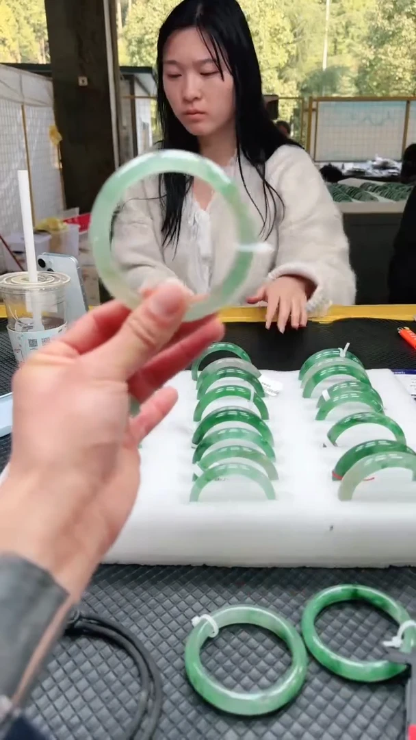 【闪购商品】石英质玉手镯未镶嵌1-天然非洲翠手镯