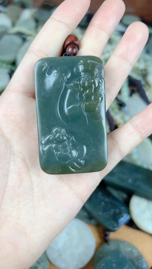 和田玉未镶嵌颈饰1