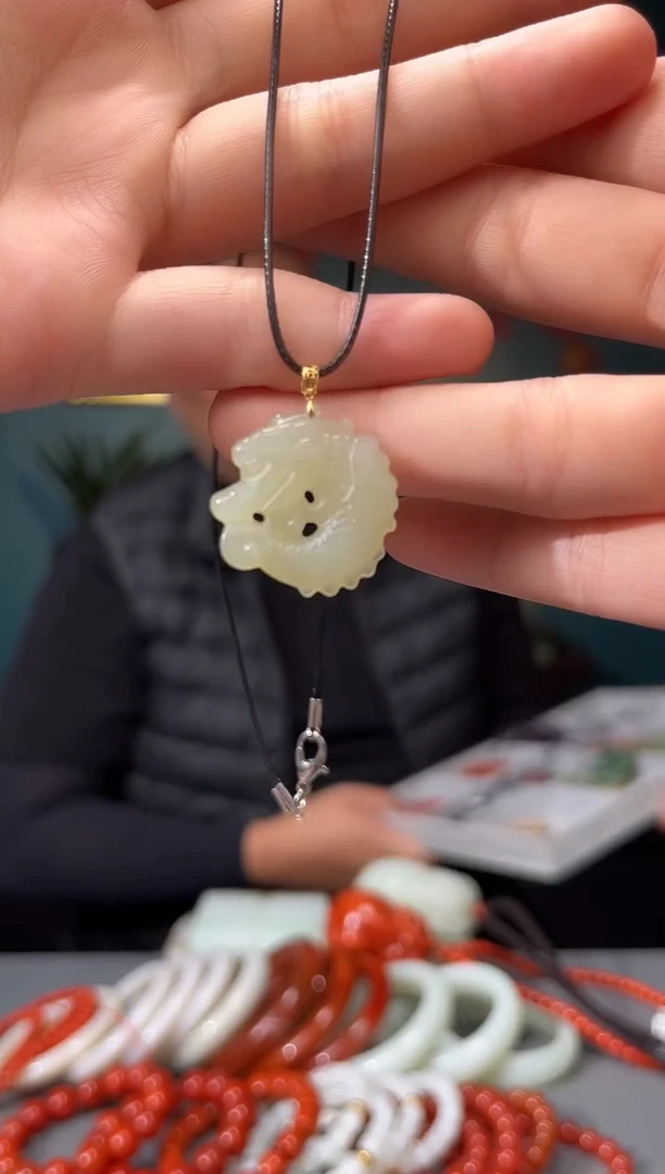 【闪购商品】和田玉颈饰18K金镶嵌吊坠