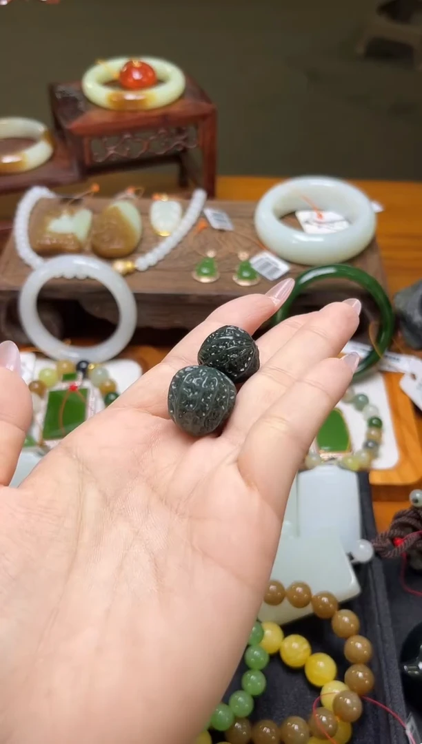 和田玉裸石꧁****꧂多产地 核桃单珠 多样性发一