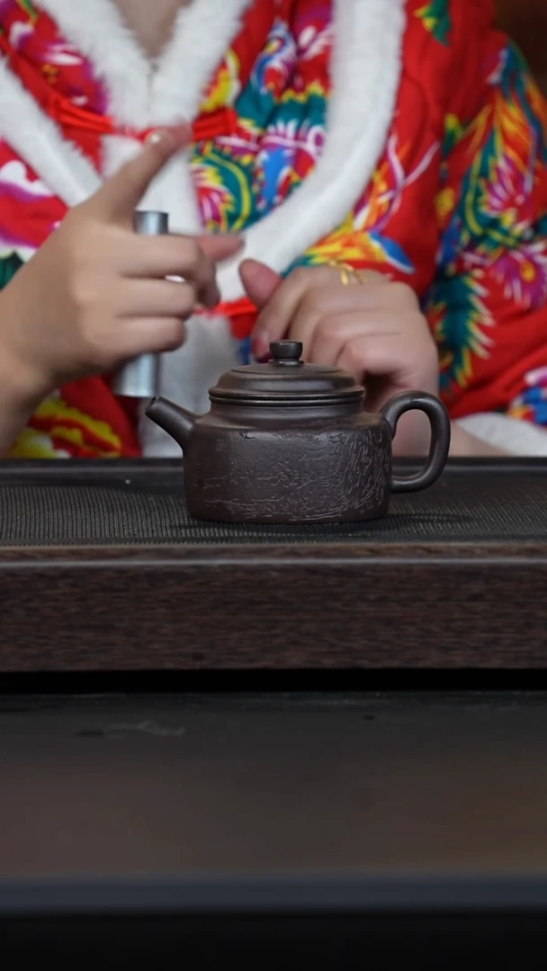 【闪购商品】紫砂茶壶黑墩头刻绘德钟