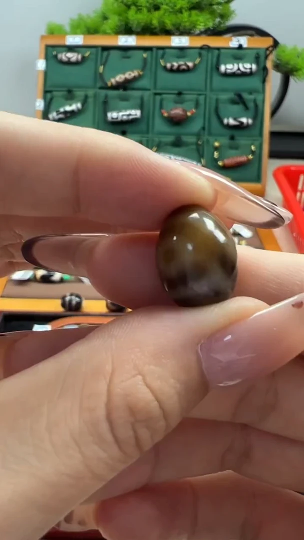 玛瑙/玉髓（覆膜）颈饰未镶嵌135.（微瑕）