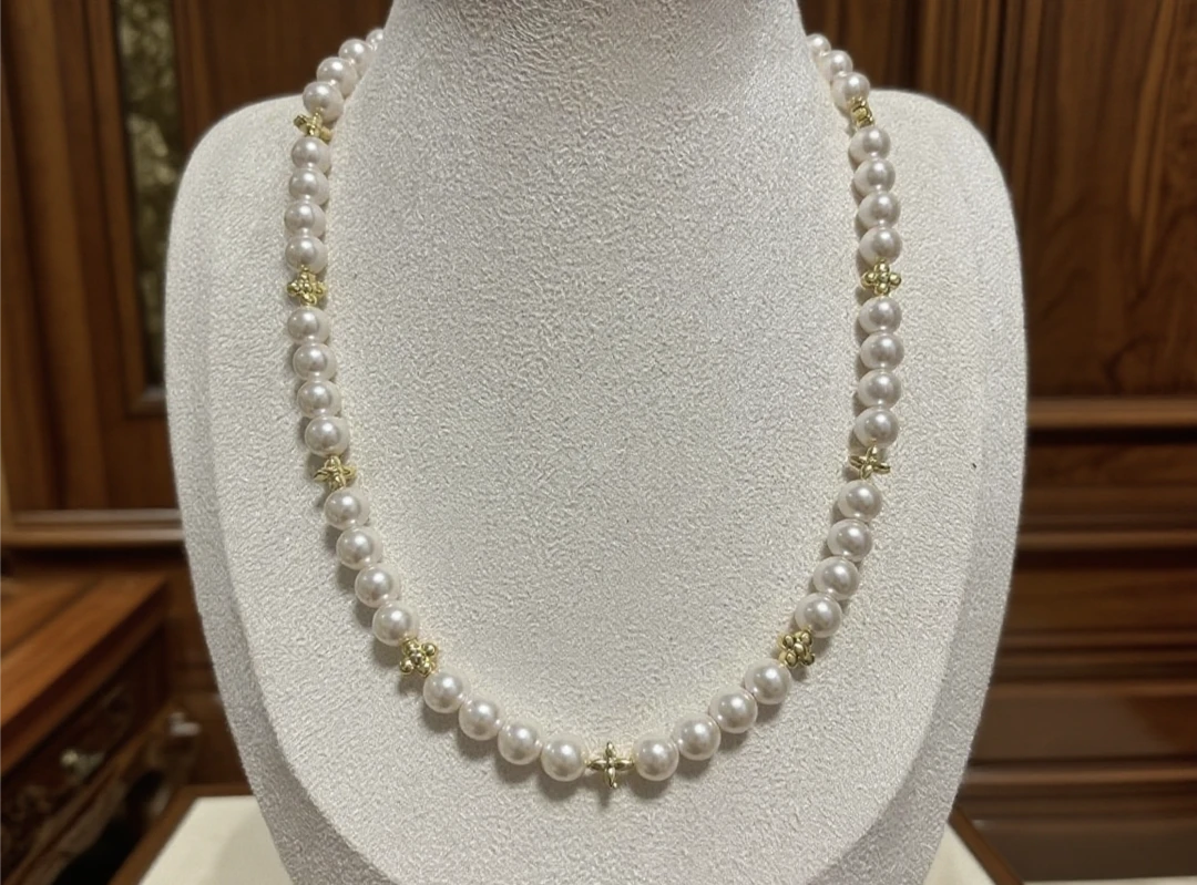 铜合金钛钢仿珍珠项链 时尚气质老花隔珠施家珍珠链轻奢百搭坠链