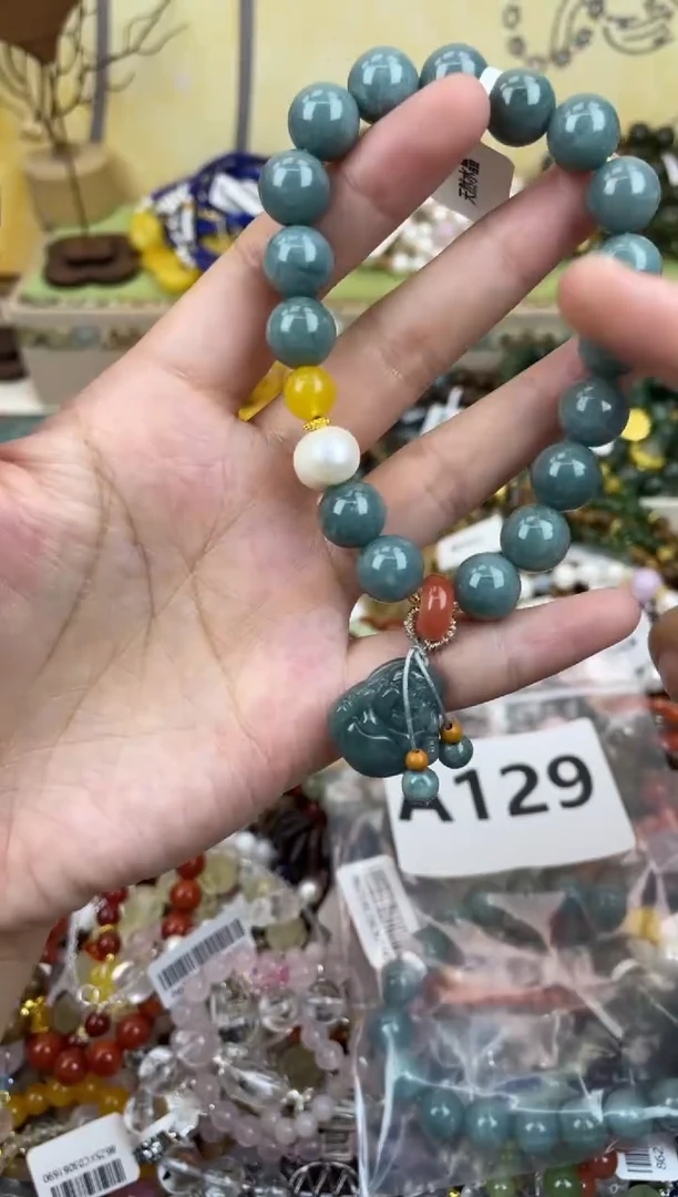 手饰翡翠未镶嵌129