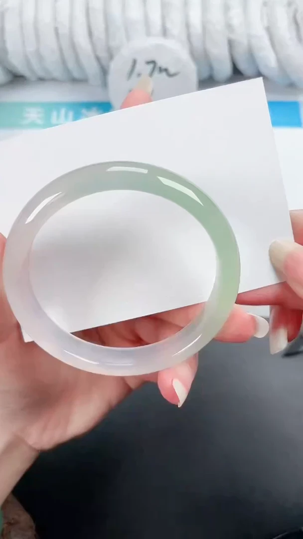 【闪购商品】石英质玉手镯未镶嵌155-58