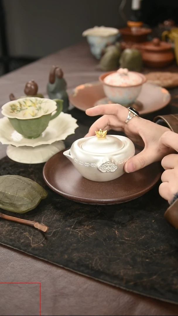 九隐茶器紫泥描银元宝