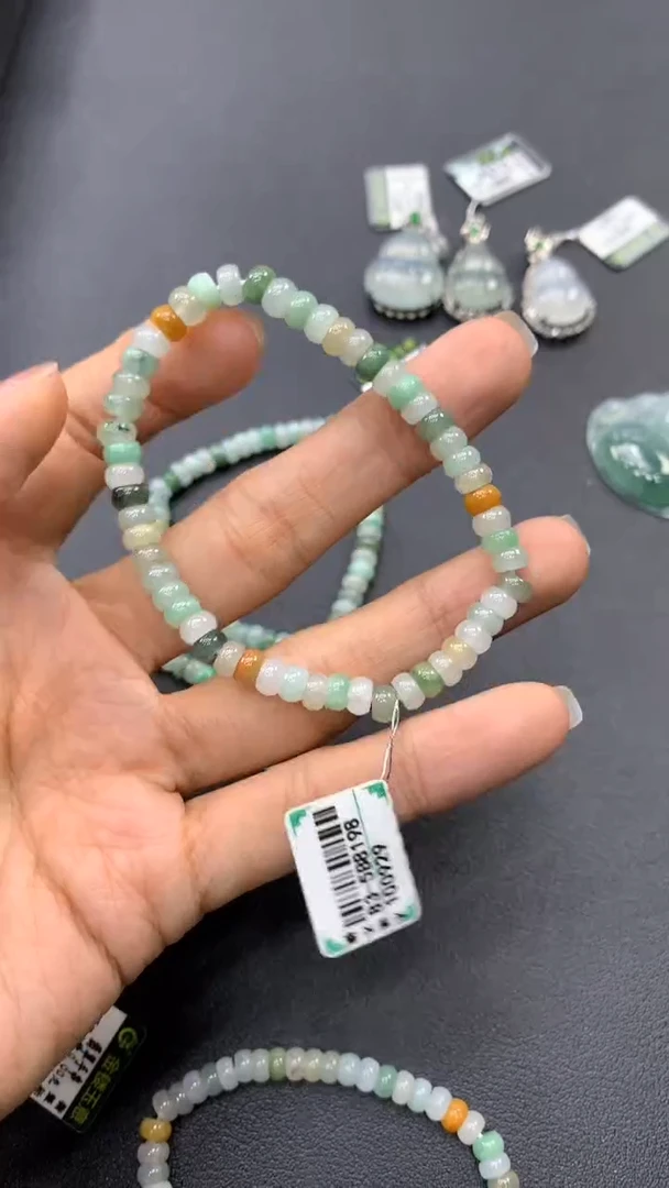 未镶嵌手串翡翠蔡****?手串