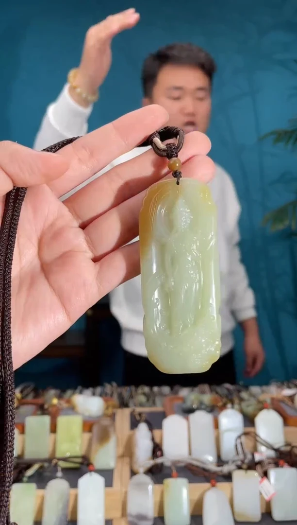 颈饰未镶嵌和田玉1