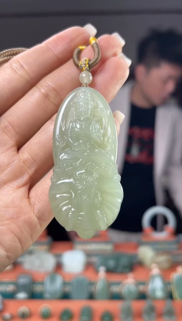 颈饰未镶嵌和田玉佩佩龙 蛇