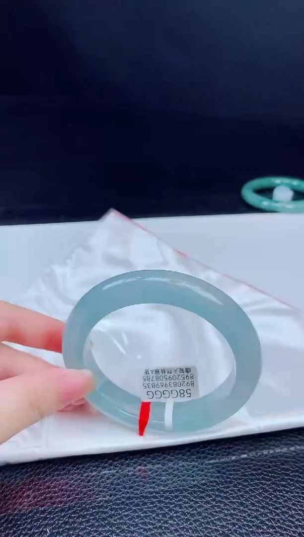 翡翠手镯未镶嵌缅甸天然翡翠A货手镯