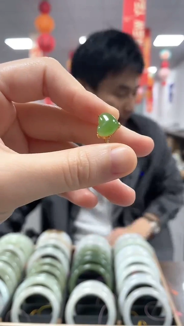 【闪购商品】和田玉戒指银S925镶嵌碧玉戒指一件