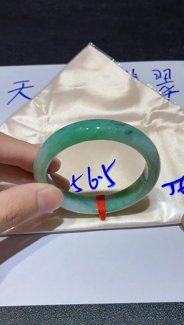 未镶嵌手镯翡翠翡翠手镯