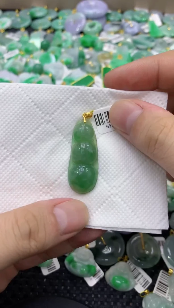 颈饰未镶嵌翡翠天然缅甸翡翠A货