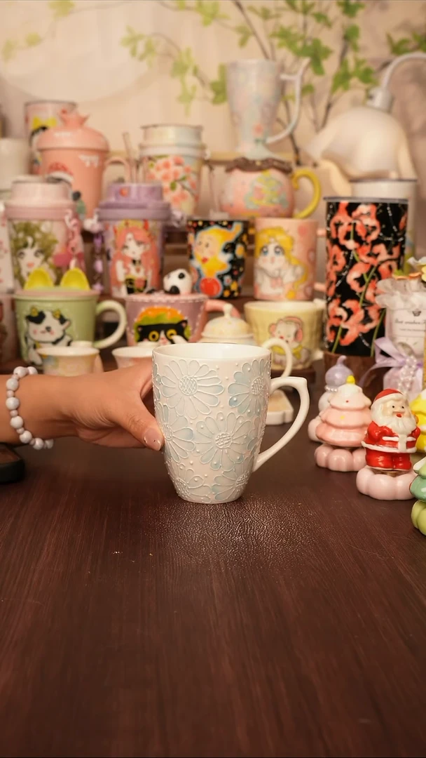 陶景德镇手绘的杯子