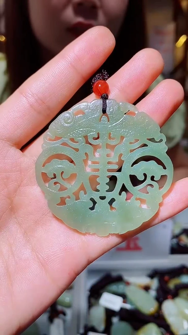 和田玉未镶嵌颈饰1