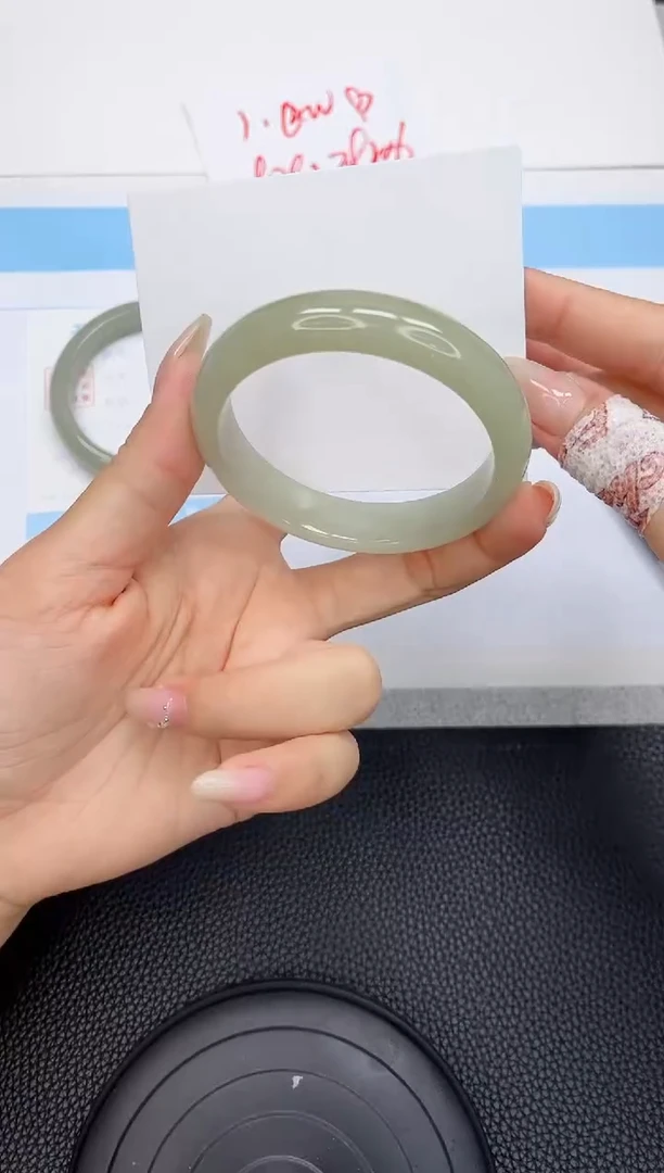 石英质玉手镯未镶嵌68-54.4