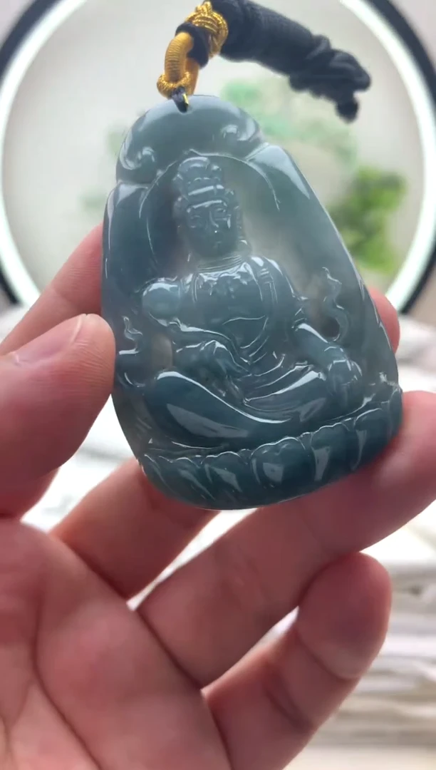 颈饰未镶嵌翡翠大势至