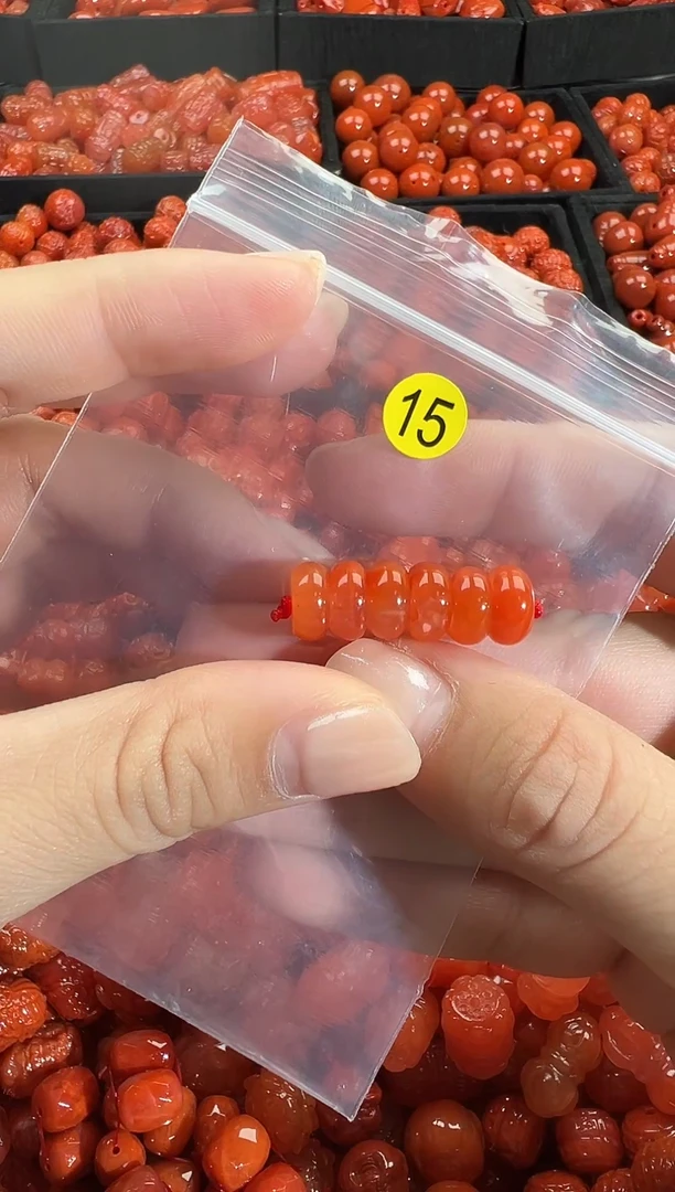 颈饰未镶嵌南红玛瑙1