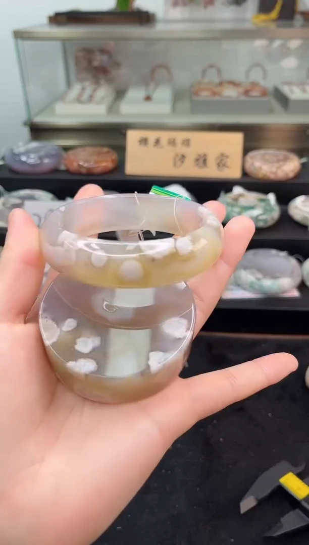 未镶嵌手镯石英质玉63圈口(赠品镯心)3009419