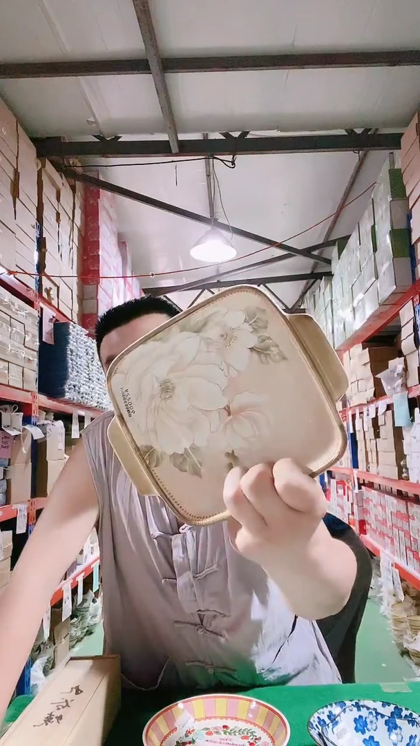 瓷片碗碟好物一件不留@@1