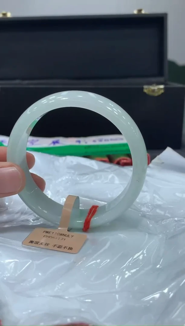 未镶嵌手镯翡翠翡翠手镯