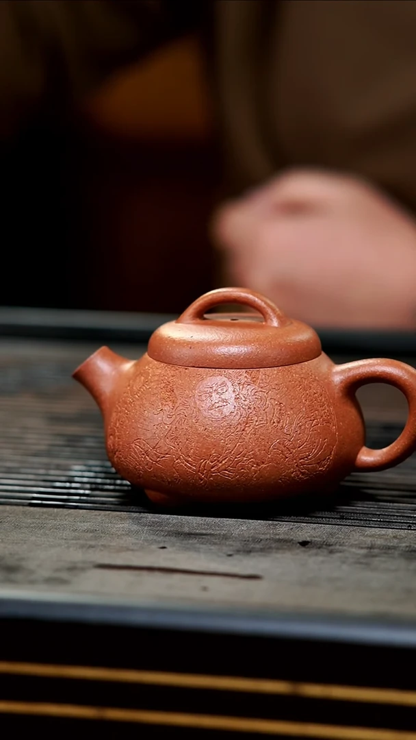 【闪购商品】紫砂茶壶20-御闳手作红降坡黄财神胖钮218cc