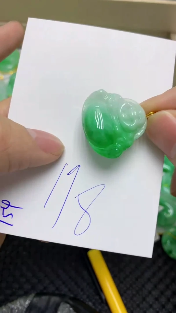 颈饰18K金镶嵌翡翠翡翠111111111