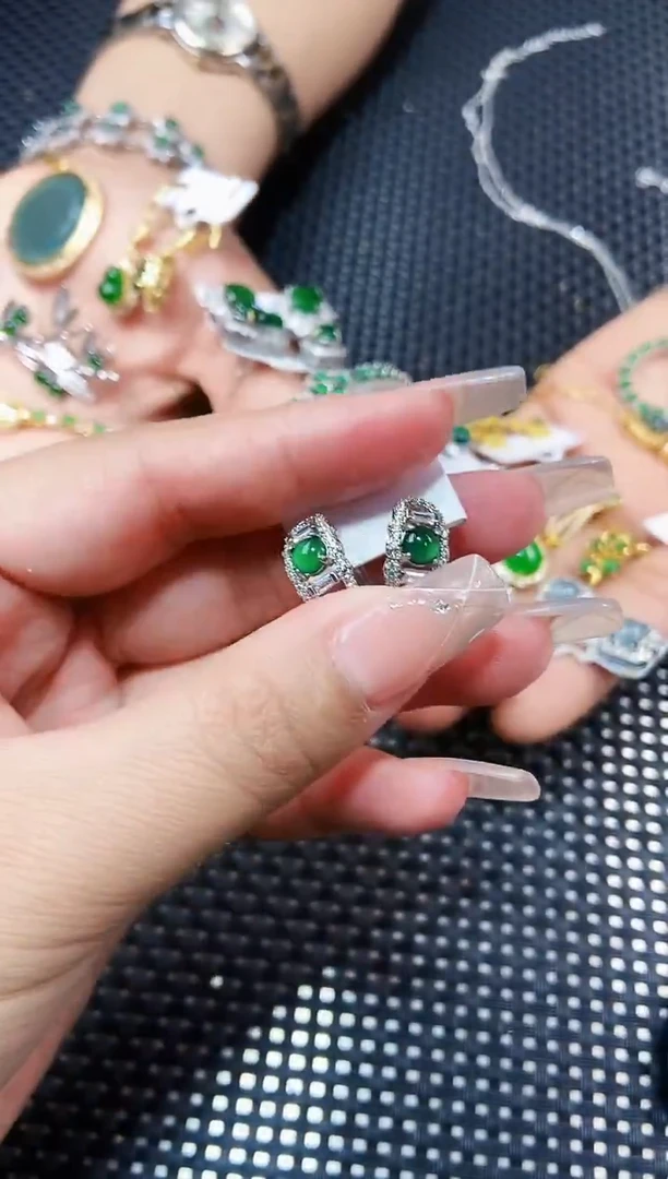 【闪购商品】翡翠耳饰未镶嵌111111111