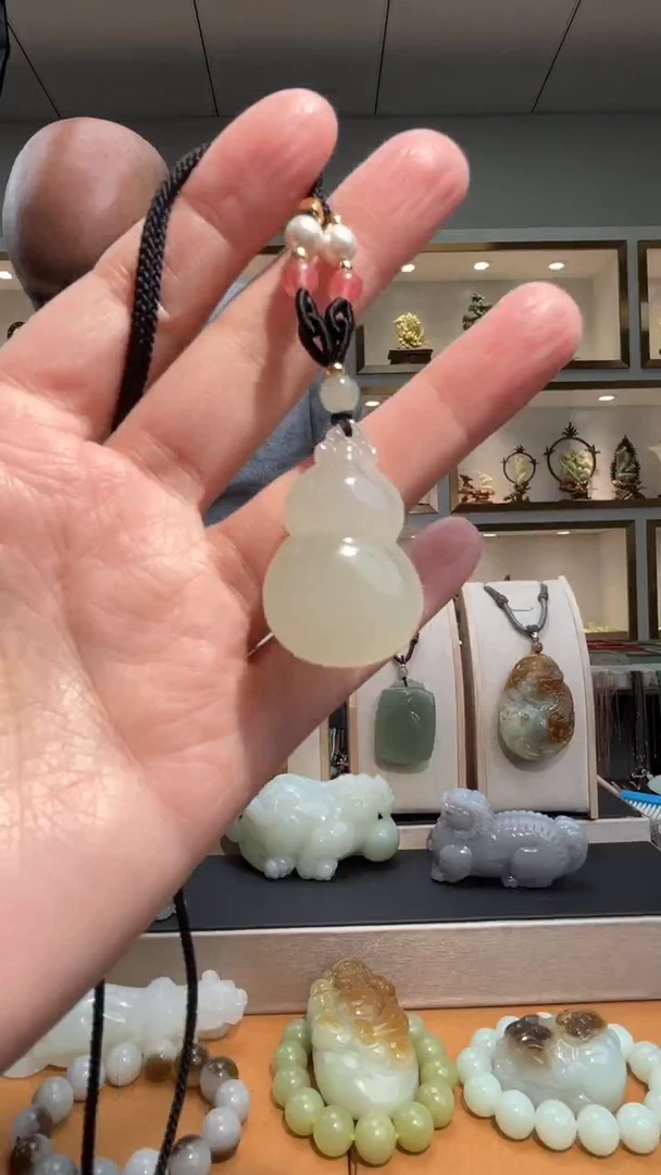 颈饰未镶嵌和田玉苏