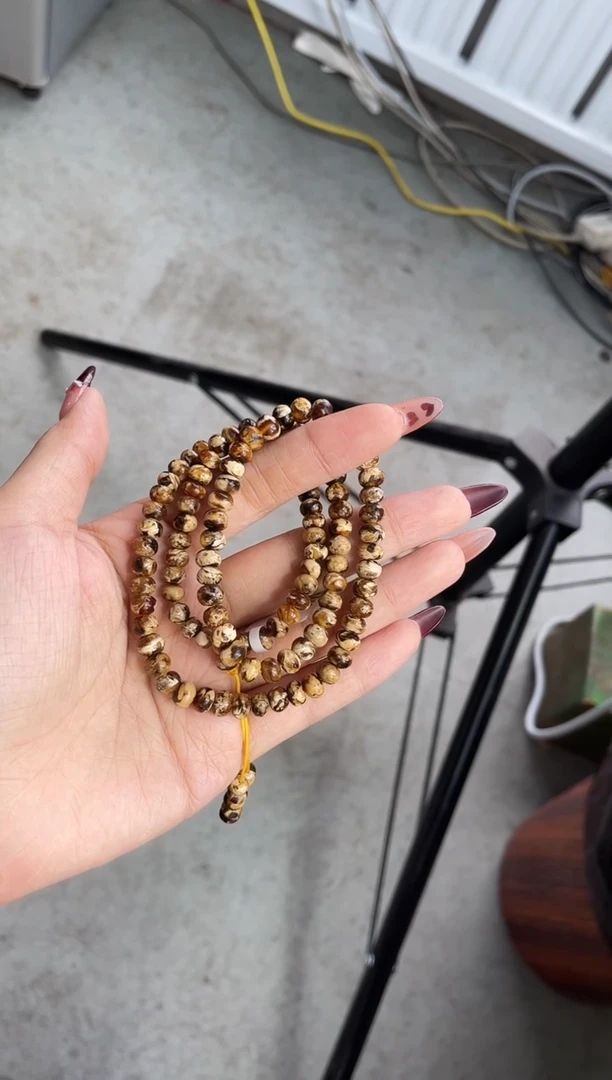 【闪购商品】琥珀裸石未镶嵌6+花珀108