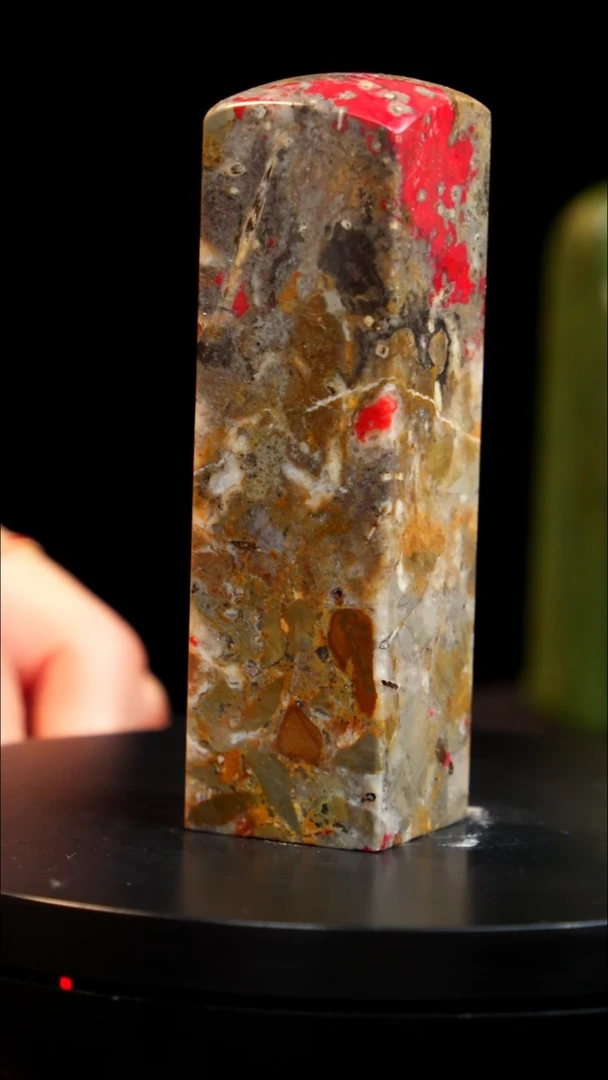 鸡血石刘关张鸡血石