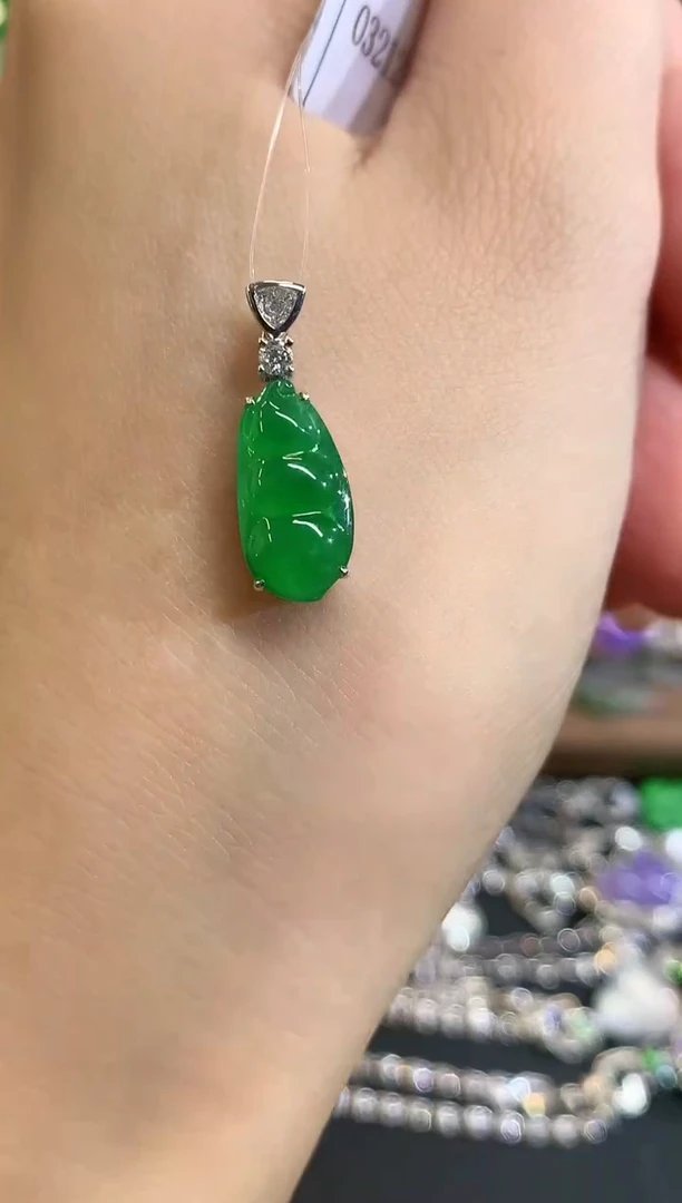 吊坠(不含链)18K金镶嵌翡翠q37