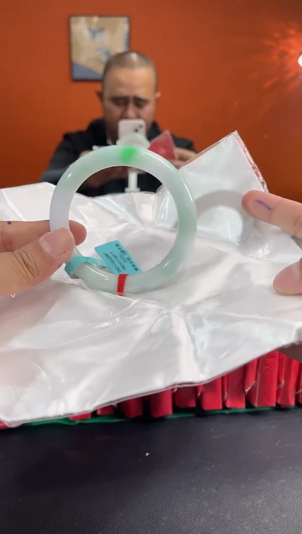 未镶嵌手镯翡翠1    59