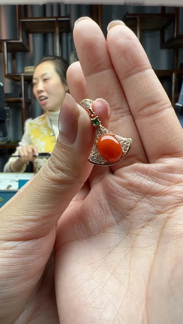 【闪购商品】南红玛瑙颈饰未镶嵌吊坠  多样性发货拍一发一