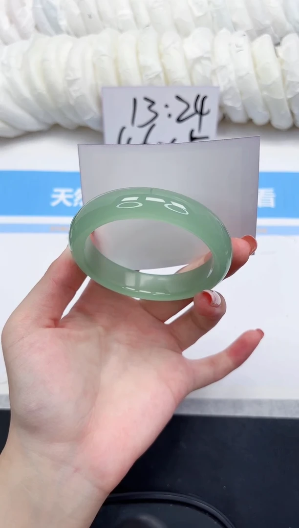 未镶嵌手镯石英质玉10-57-仪式感