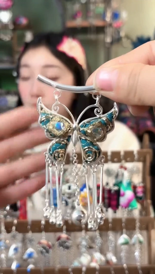 彩云南阁非遗老绣苗银饰品642