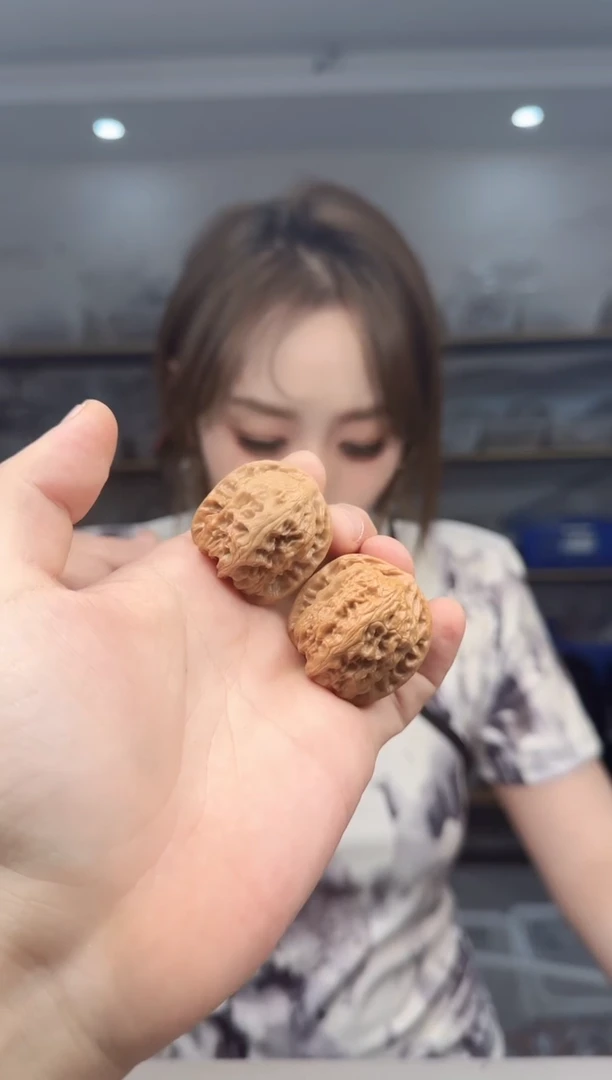 【闪购商品】文玩核桃把件36全品野狼