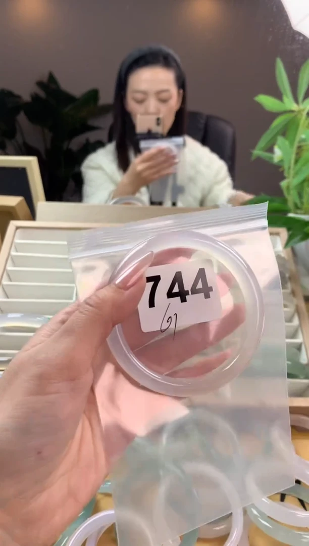 【闪购商品】玛瑙/玉髓手镯未镶嵌744