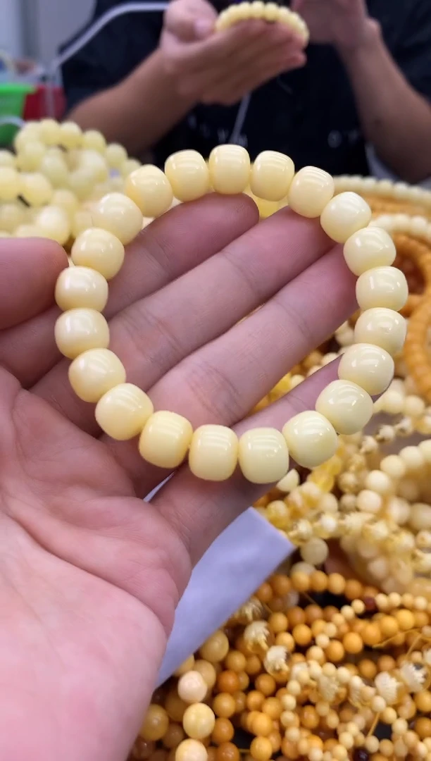 裸石蜜蜡未镶嵌手串