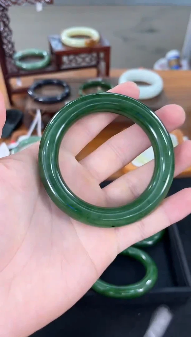 未镶嵌手镯和田玉俄料碧玉红皮料 56+圈 2