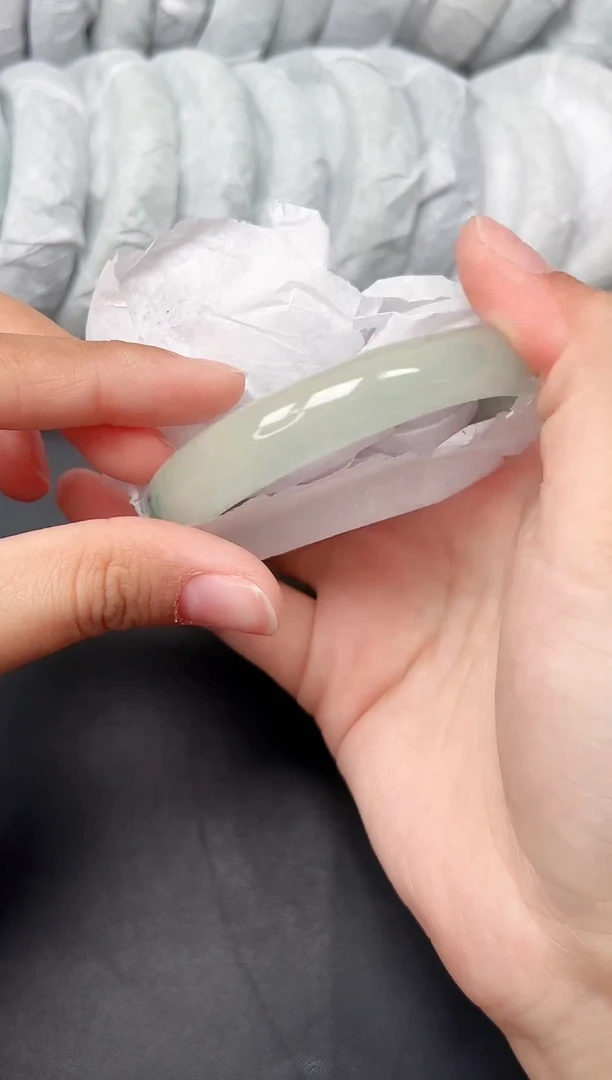 精品手镯，一物一拍U007