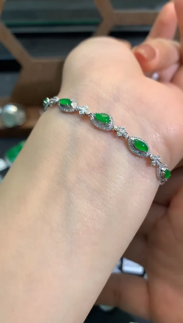 【闪购商品】翡翠吊坠(不含链)18K金镶嵌手链